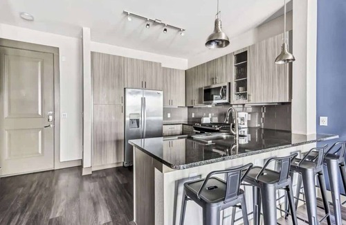 Richardson Apartment | Dashing 1BR Suite | Pool, Parking + Gym H