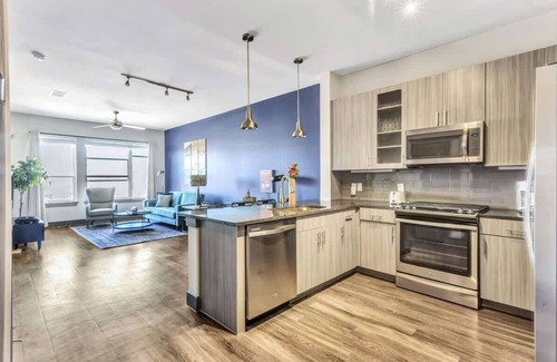 Plano Apartment | Dashing 1BR Suite | Pool, Parking + Gym I