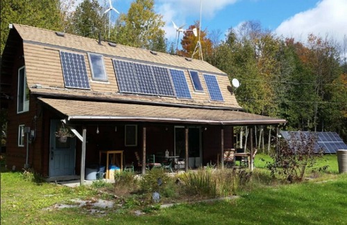Clarington Cottage | DASHTA Retreat (Rustic Country Guesthouse)