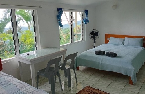 Apia Cabin | Dave Parker's Eco Lodge