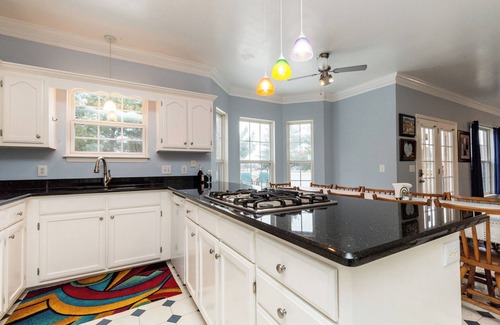 Murfreesboro House | David's Fun House - Sleeps 24. Pool Table, Ping Pong, Piano.n5 Bedrooms, 3 Baths