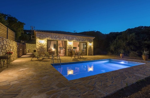 Vasilikos Villa | David's Villas - Villa Patricia Open Plan Villa with Pool