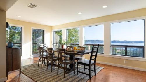 Comanche Trail House | Dawson by AvantStay Serene Austin Home set Amongst nature w Pool Close to Lake Travis