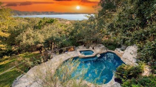 Comanche Trail House | Dawson by AvantStay Serene Austin Home set Amongst nature w Pool Close to Lake Travis