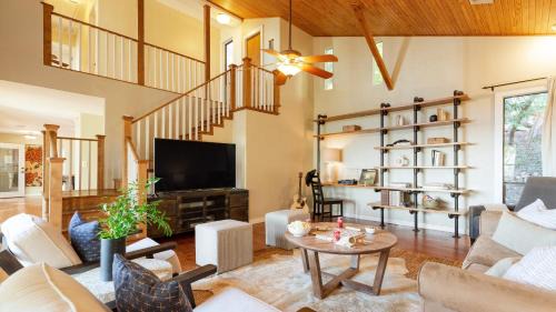 Comanche Trail House | Dawson by AvantStay Serene Austin Home set Amongst nature w Pool Close to Lake Travis