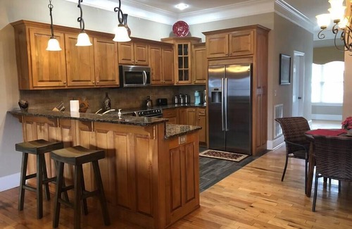 Hiawassee Condo | Day Dreamer - by Chatuge Home Concierge Lake & Mountain Views Condo W/Pool