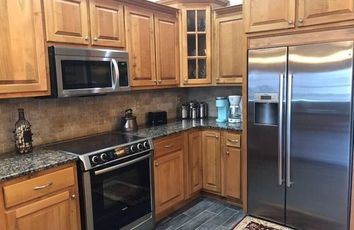 Hiawassee Condo | Day Dreamer - by Chatuge Home Concierge Lake & Mountain Views Condo W/Pool