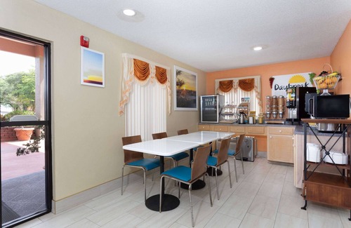 Chipley Hotel | Days Inn by Wyndham Chipley