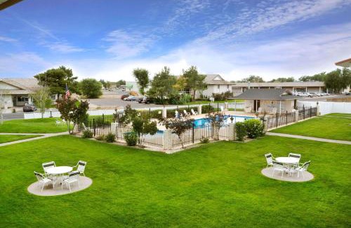 Delta Hotel | Days Inn by Wyndham Delta