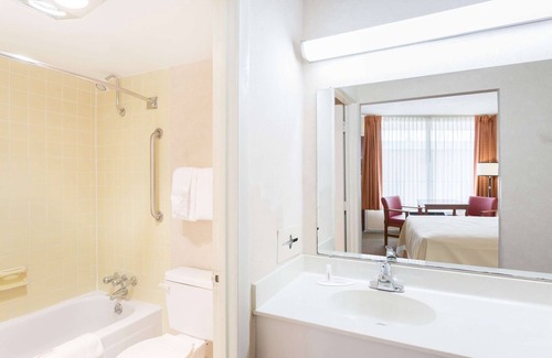 Goldsboro Hotel | Days Inn by Wyndham Goldsboro