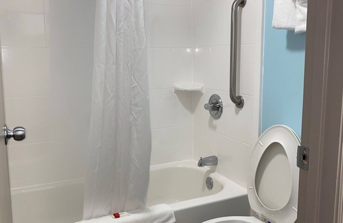 Goldsboro Hotel | Days Inn by Wyndham Goldsboro