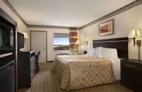 Grantville Hotel | Days Inn by Wyndham Grantville