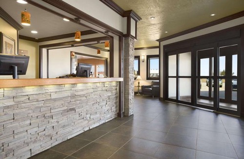 High Level Hotel | Days Inn by Wyndham High Level