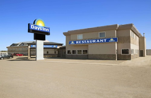 High Level Hotel | Days Inn by Wyndham High Level