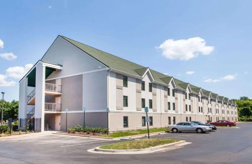 Lanham Hotel | Days Inn by Wyndham Lanham Washington DC