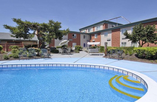 Mount Vernon Hotel | Days Inn by Wyndham Mt Vernon