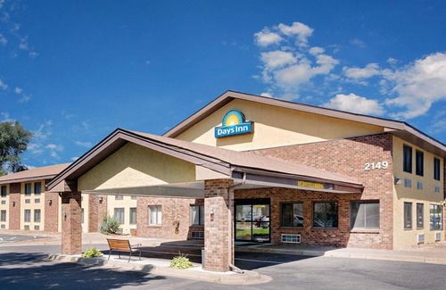 Mounds View Hotel | Days Inn by Wyndham Mounds View Twin Cities North