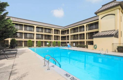 Newark Hotel | Days Inn by Wyndham Newark Wilmington