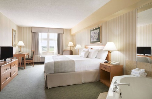 Ramara Hotel | Days Inn by Wyndham Orillia