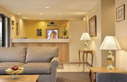 Plainfield Hotel | Days Inn by Wyndham Plainfield
