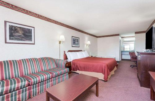 Royston Hotel | Days Inn by Wyndham Royston