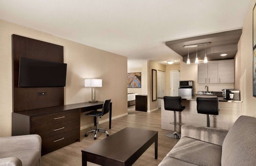 North Industrial Hotel | Days Inn by Wyndham Saskatoon