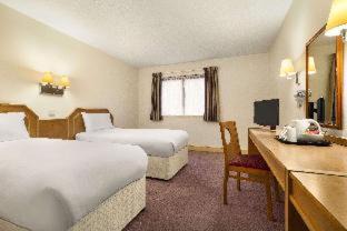 Westerham Hotel | Days Inn by Wyndham Sevenoaks Clacket Lane