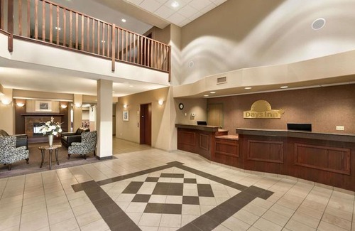 Thunder Bay Hotel | Days Inn by Wyndham Thunder Bay North