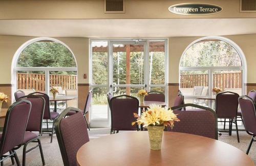 Thunder Bay Hotel | Days Inn by Wyndham Thunder Bay North