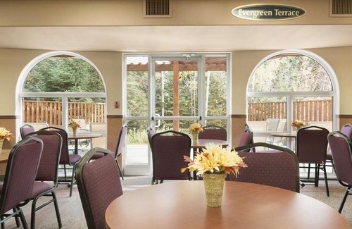 Thunder Bay Hotel | Days Inn by Wyndham Thunder Bay North