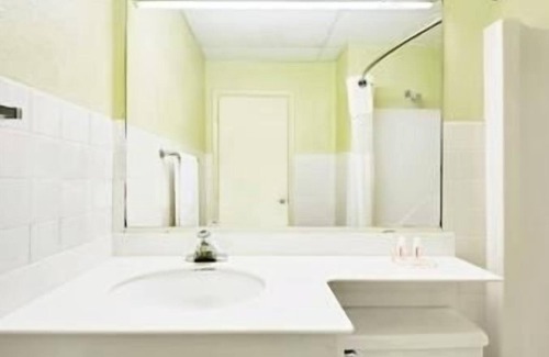 Waynesboro Hotel | Days Inn by Wyndham Waynesboro
