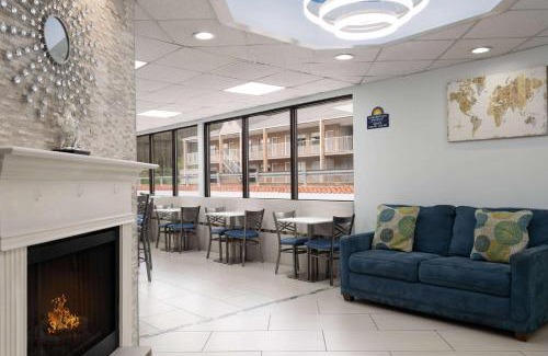 Weldon Hotel | Days Inn by Wyndham Weldon Roanoke Rapids