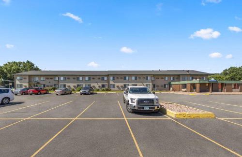 Winona Hotel | Days Inn by Wyndham Winona