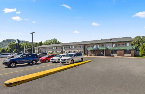 Winona Hotel | Days Inn by Wyndham Winona