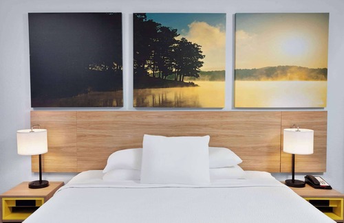 Siler City Hotel | Days Inn & Suites by Wyndham Siler City