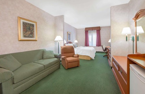 Dumas Hotel | Days Inn & Suites by Wyndham Dumas