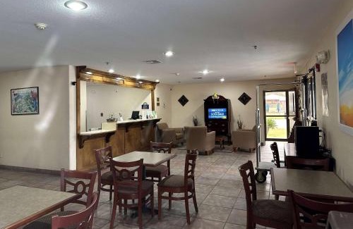 Eunice Hotel | Days Inn & Suites by Wyndham Eunice