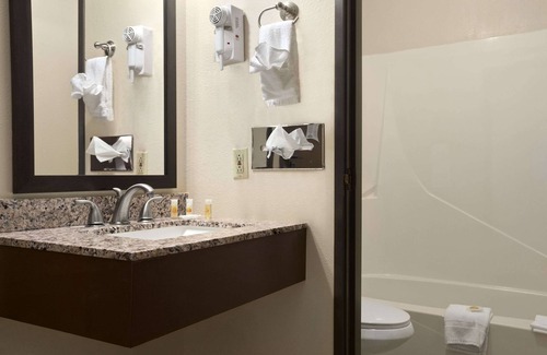 Gunnison Hotel | Days Inn & Suites by Wyndham Gunnison