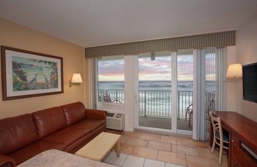 Lenox Park Villa | Daytona On The Beach. Its a Spring Fling!
