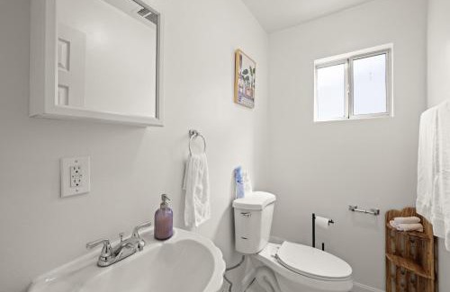 Lucerne - Higuera Villa | Dazzling 4BR Near Amazon Studios Venice Beach