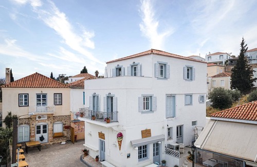 Spetses Villa | Dazzling Athens Villa | Port Royal Residence | 4 Bedrooms | Elegant Décor |.