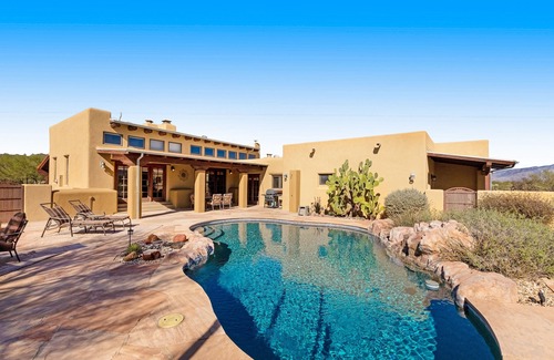 Tucson House | Dazzling mountain-view home with pool, office & Starlink internet - dog-friendly
