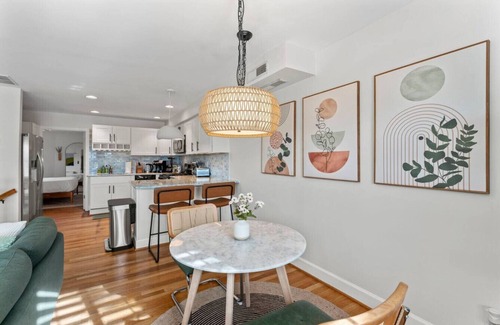 Shaw House | DC Boho Loft | Top Floor Cozy 1BR/1BA by DCottage
