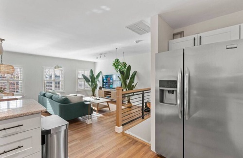 Shaw House | DC Boho Loft | Top Floor Cozy 1BR/1BA by DCottage