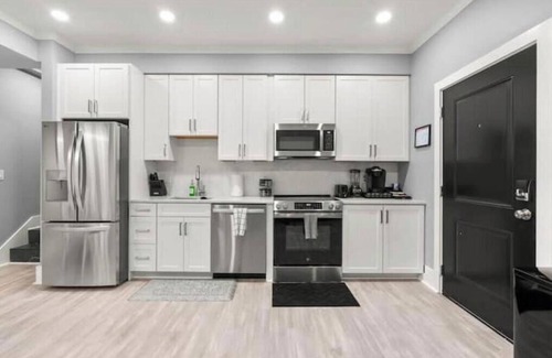 Kingman Park Apartment | DC Penthouse: Rooftop+Views+3BD+Private Parking