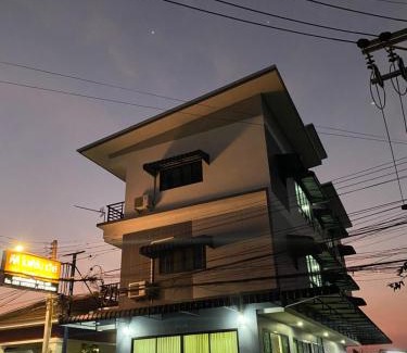 Makham Tia Apartment | DD Modern House