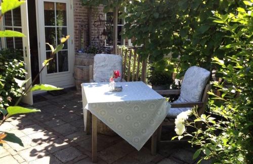 Biggekerke House | De 2 Biggetjes Comfortable holiday residence