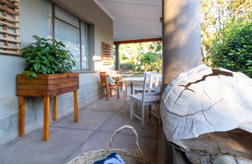 Oudtshoorn House | De Akker Guest House - luxurious king