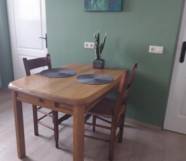 Tiszafured Apartment | DE BLOEMENTUIN/A VIRÁGOSKERT