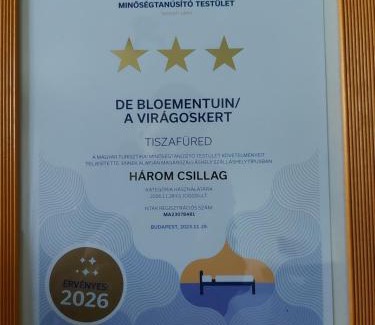 Tiszafured Apartment | DE BLOEMENTUIN/A VIRÁGOSKERT
